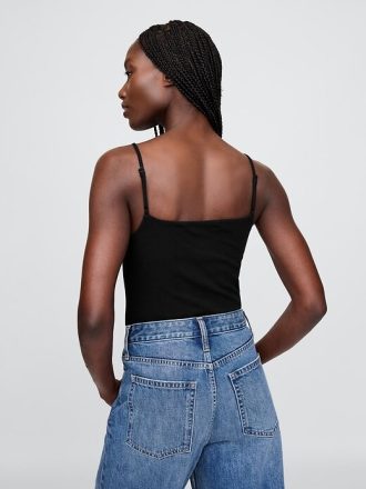 Body de tanga con tirantes finos de punto cerrado