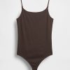 Body de tanga con tirantes finos de punto cerrado