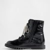 Botas con cordones y encanto para niños Botas con cordones y encanto para niños
