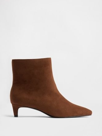 Botas puntiagudas con tacón de gatito