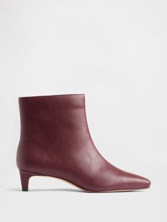 Botas puntiagudas con tacón de gatito