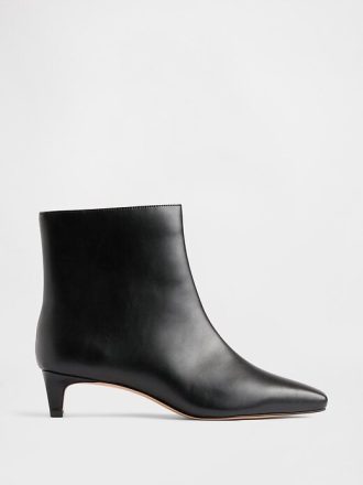 Botas puntiagudas con tacón de gatito