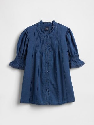 Camisa con volantes y pinzas