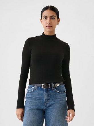 Camisa corta moderna de cuello alto y canalé