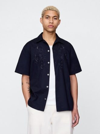 Camisa de popelina con ojales