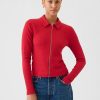 Camisa moderna con cremallera y canalé
