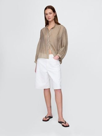 Camisa transparente con botones al frente