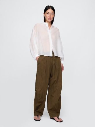 Camisa transparente con botones al frente