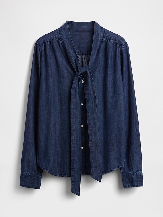 Camisa vaquera con cuello anudado Camisa vaquera con cuello anudado