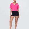 Camiseta corta con cuello en V GapFit Breathe