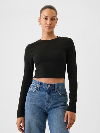 Camiseta corta moderna