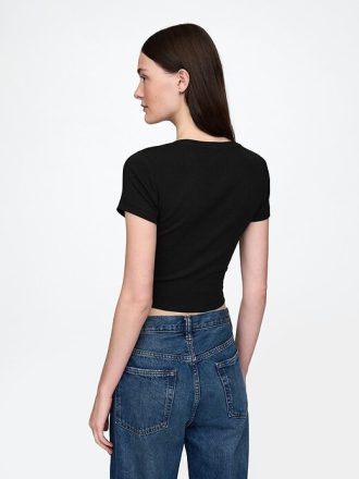 Camiseta corta moderna