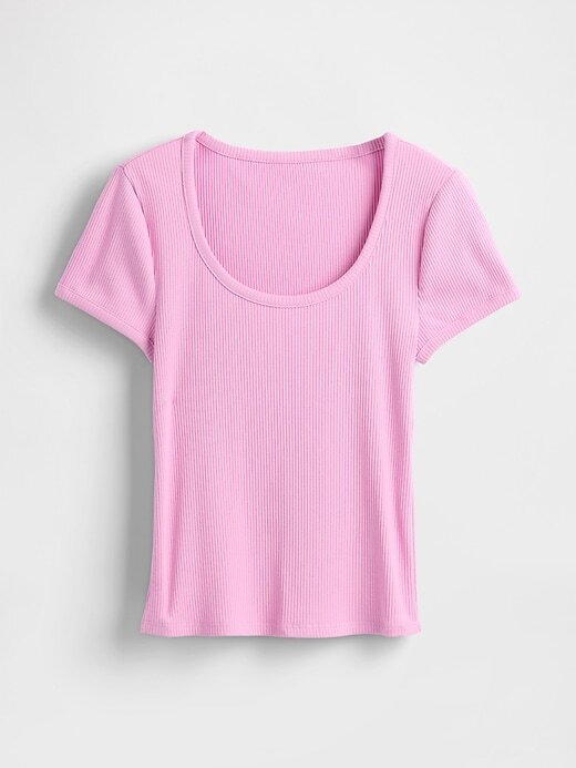 Camiseta corta moderna con cuello redondo y canalé Camiseta corta moderna con cuello redondo y canalé