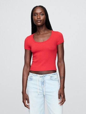 Camiseta corta moderna con mangas cortas