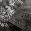 Camiseta de calavera de Gap × Disney de Tim Burton, Pesadilla antes de Navidad Camiseta de calavera de Gap × Disney de Tim Burton, Pesadilla antes de Navidad