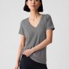 Camiseta de cuello en V GapFit Breathe