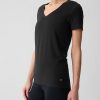 Camiseta de cuello en V GapFit Breathe