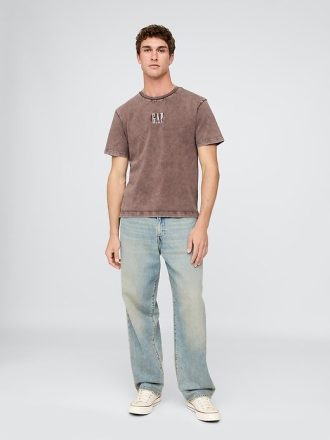 Camiseta de peso pesado con logotipo relajado