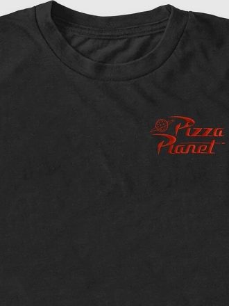 Camiseta gráfica bordada de Toy Story Pizza Planet