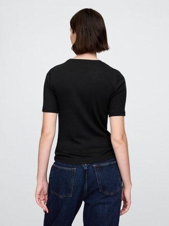 Camiseta moderna de cuello redondo
