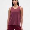 Camiseta sin mangas GapFit Breathe Camiseta sin mangas GapFit Breathe