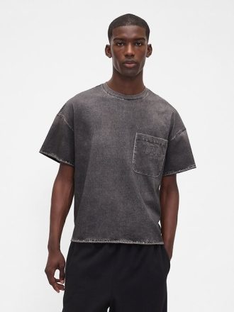 Camiseta vaquera de punto con bolsillo para adulto de Gap × BÉIS Camiseta vaquera de punto con bolsillo para adulto de Gap × BÉIS