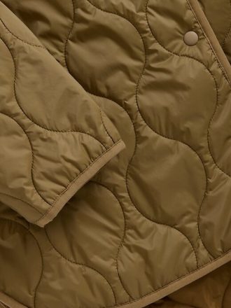 Chaqueta acolchada extragrande ligera y reciclada