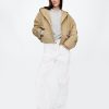 Chaqueta corta de nailon con capucha Chaqueta corta de nailon con capucha