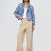 Chaqueta corta tipo gabardina vaquera ultrasuave