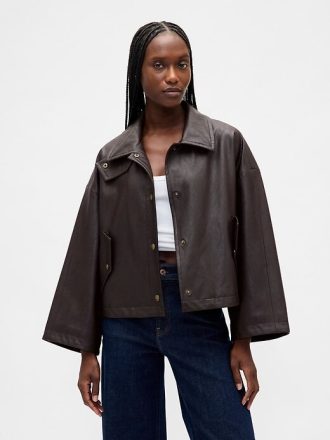 Chaqueta de cuero vegano con vuelo Chaqueta de cuero vegano con vuelo