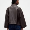 Chaqueta de cuero vegano con vuelo Chaqueta de cuero vegano con vuelo