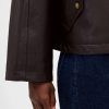 Chaqueta de cuero vegano con vuelo Chaqueta de cuero vegano con vuelo