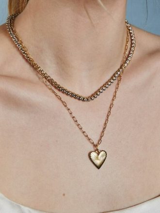 Collar pequeño de corazón de oro acanalado HART Collar pequeño de corazón de oro acanalado HART