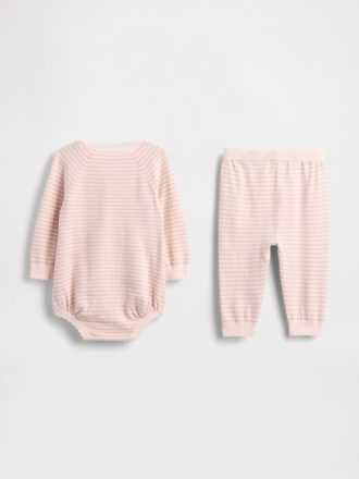 Conjunto de suéter y body para bebé Conjunto de suéter y body para bebé