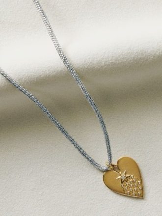 Cordón de lúrex plateado HART con dije de corazón Halleys