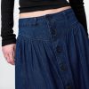 Falda midi vaquera con canesú estilo western Falda midi vaquera con canesú estilo western