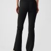 Leggings acampanados de tiro alto GapFit Sky Leggings acampanados de tiro alto GapFit Sky