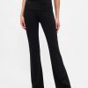 Leggings acampanados mini con pliegues suaves GapFit Leggings acampanados mini con pliegues suaves GapFit