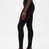 Leggings con estribos de tiro alto y suaves GapFit Leggings con estribos de tiro alto y suaves GapFit
