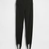 Leggings con estribos de tiro alto y suaves GapFit Leggings con estribos de tiro alto y suaves GapFit