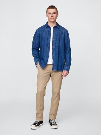 Pantalones caqui ajustados