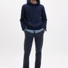 Pantalones caqui ajustados Pantalones caqui ajustados