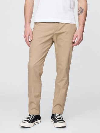 Pantalones caqui ajustados
