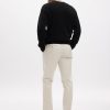 Pantalones caqui ajustados Pantalones caqui ajustados