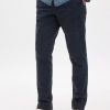 Pantalones caqui ajustados Pantalones caqui ajustados