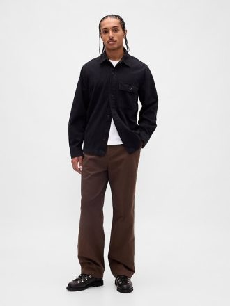 Pantalones caqui holgados modernos
