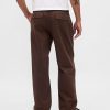 Pantalones caqui holgados modernos