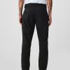 Pantalones caqui modernos con corte atlético Pantalones caqui modernos con corte atlético