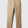 Pantalones caqui modernos con corte atlético Pantalones caqui modernos con corte atlético