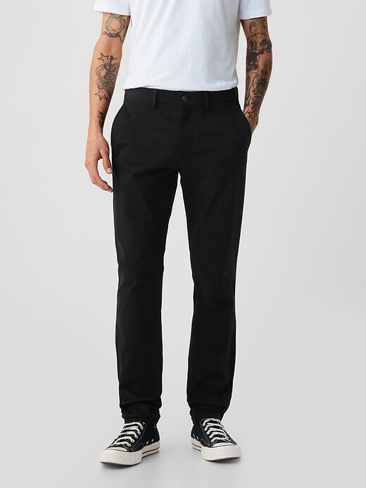 Pantalones caqui modernos de corte ajustado Pantalones caqui modernos de corte ajustado